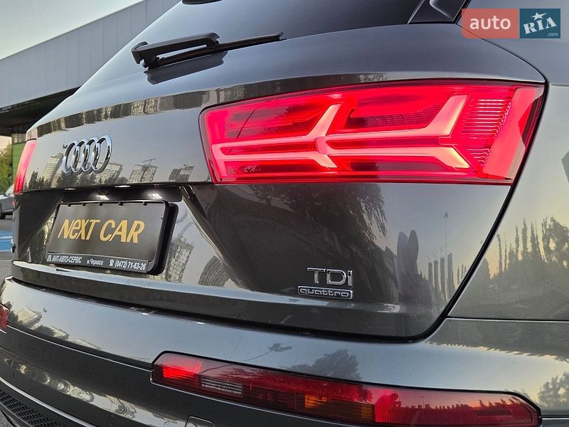 Позашляховик / Кросовер Audi Q7 2015 в Києві