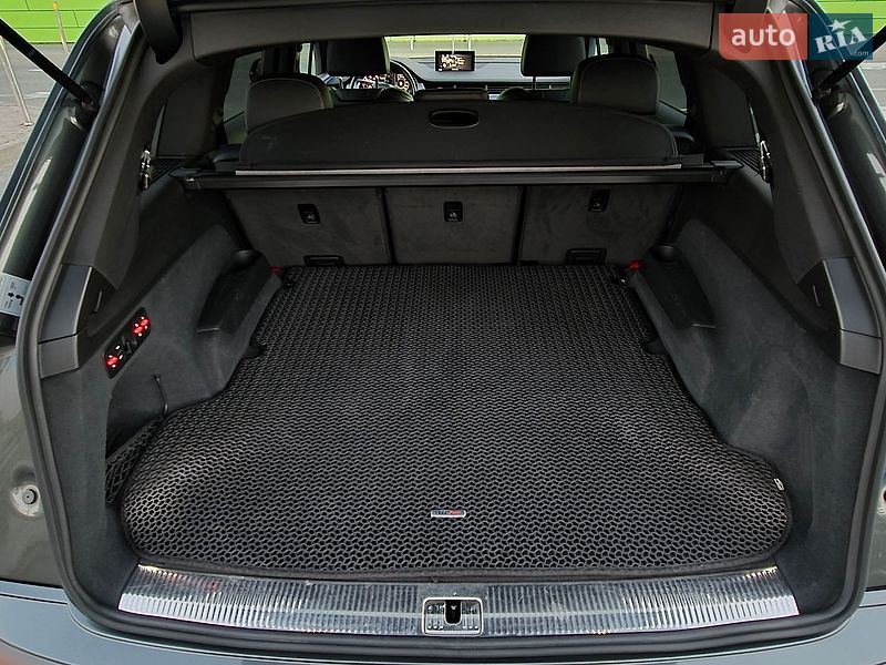 Позашляховик / Кросовер Audi Q7 2015 в Києві