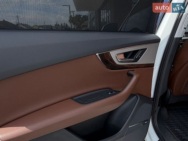 Позашляховик / Кросовер Audi Q7 2019 в Виноградові