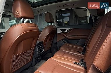 Позашляховик / Кросовер Audi Q7 2019 в Виноградові