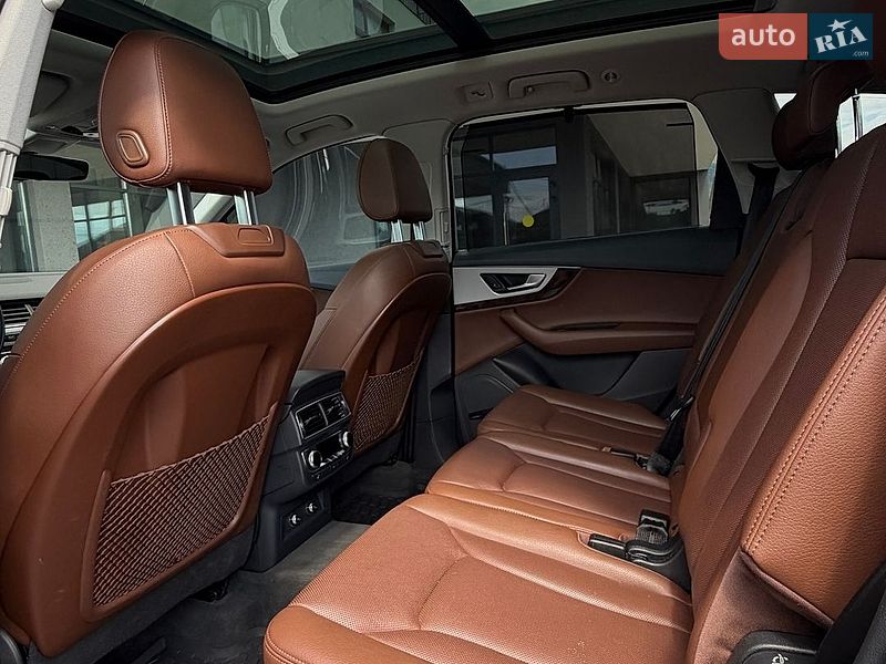 Позашляховик / Кросовер Audi Q7 2019 в Виноградові