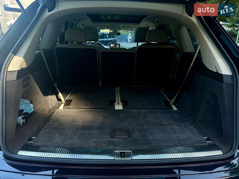 Позашляховик / Кросовер Audi Q7 2017 в Львові