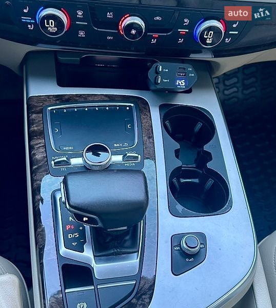 Позашляховик / Кросовер Audi Q7 2017 в Львові
