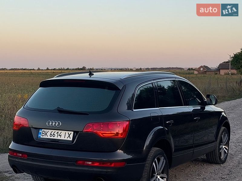 Позашляховик / Кросовер Audi Q7 2007 в Рівному