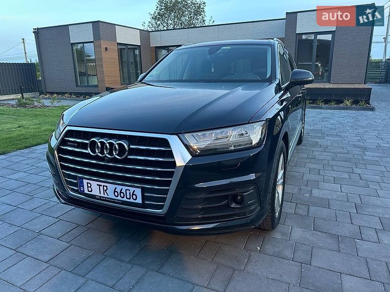 Позашляховик / Кросовер Audi Q7 2016 в Рівному
