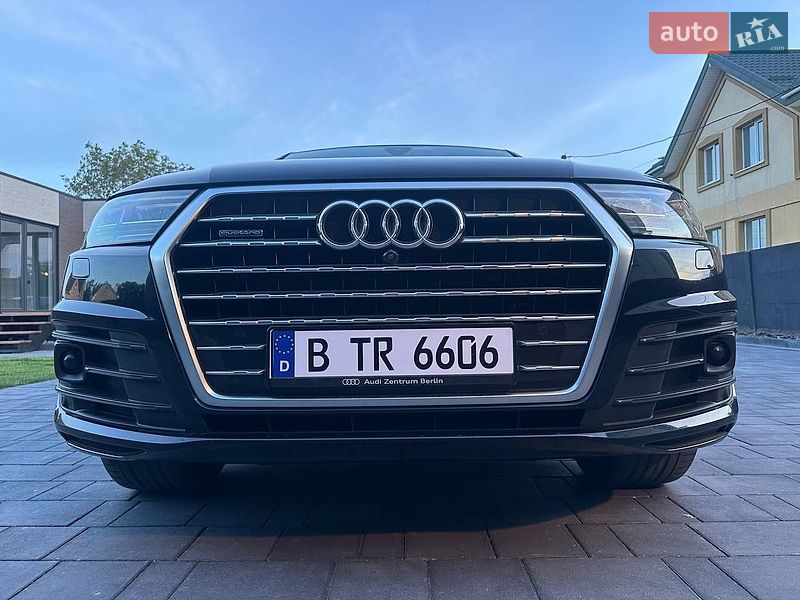 Позашляховик / Кросовер Audi Q7 2016 в Рівному