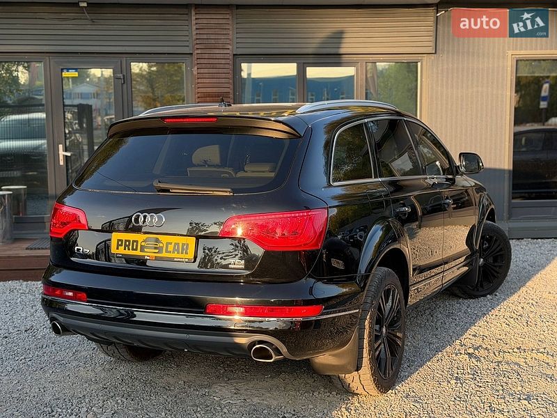 Позашляховик / Кросовер Audi Q7 2015 в Львові