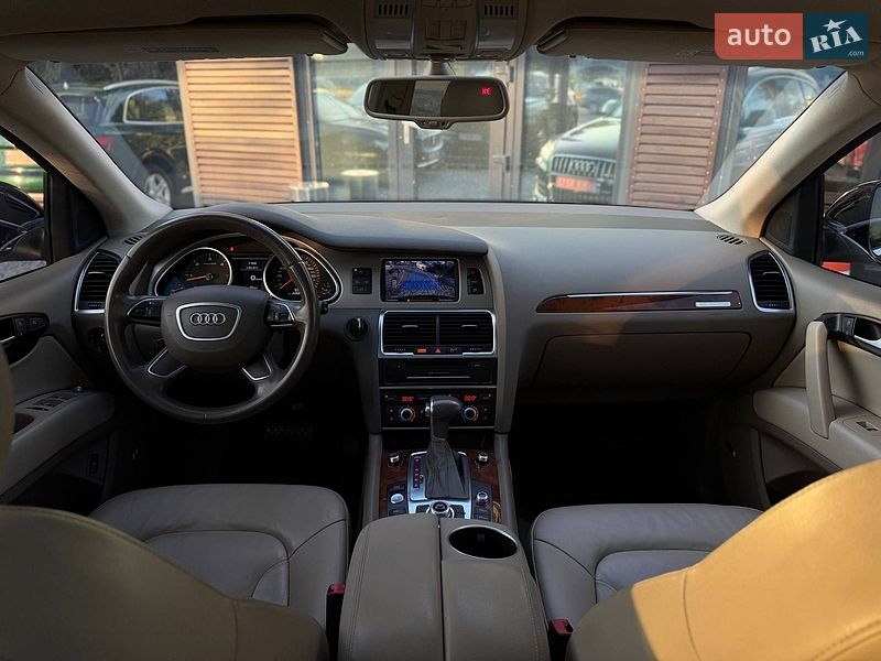 Позашляховик / Кросовер Audi Q7 2015 в Львові
