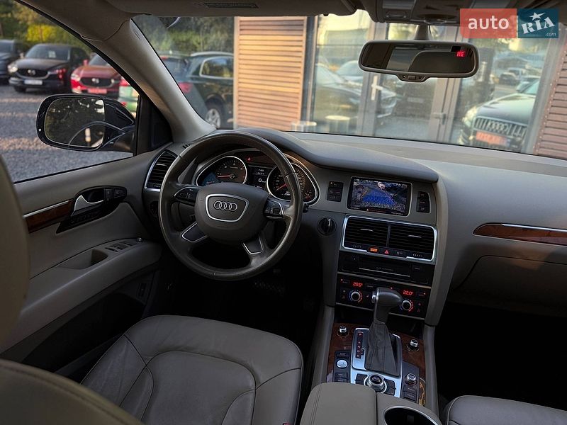 Позашляховик / Кросовер Audi Q7 2015 в Львові