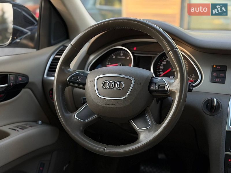 Позашляховик / Кросовер Audi Q7 2015 в Львові