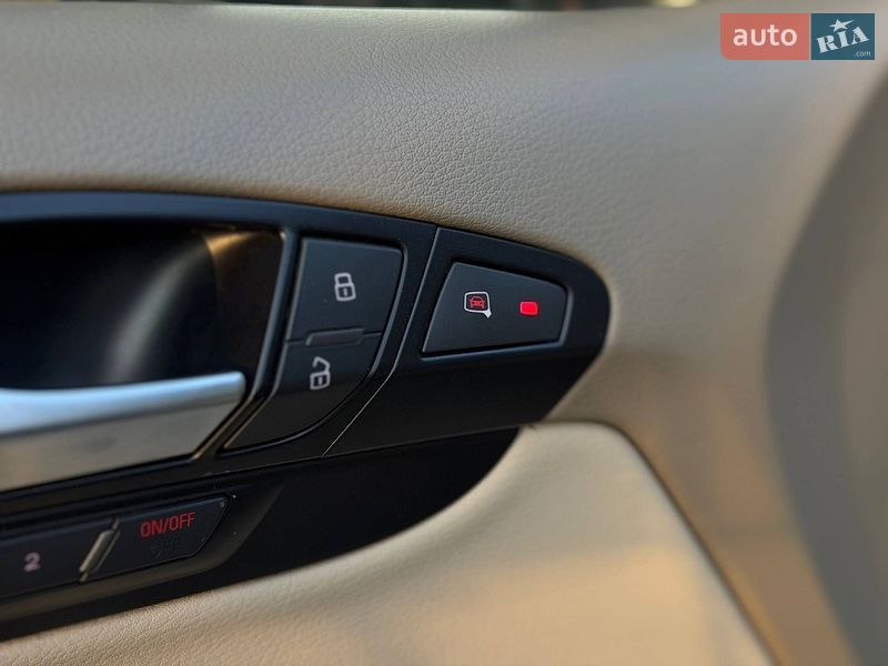 Позашляховик / Кросовер Audi Q7 2015 в Львові