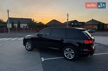 Позашляховик / Кросовер Audi Q7 2016 в Виноградові