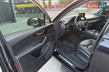 Позашляховик / Кросовер Audi Q7 2016 в Виноградові