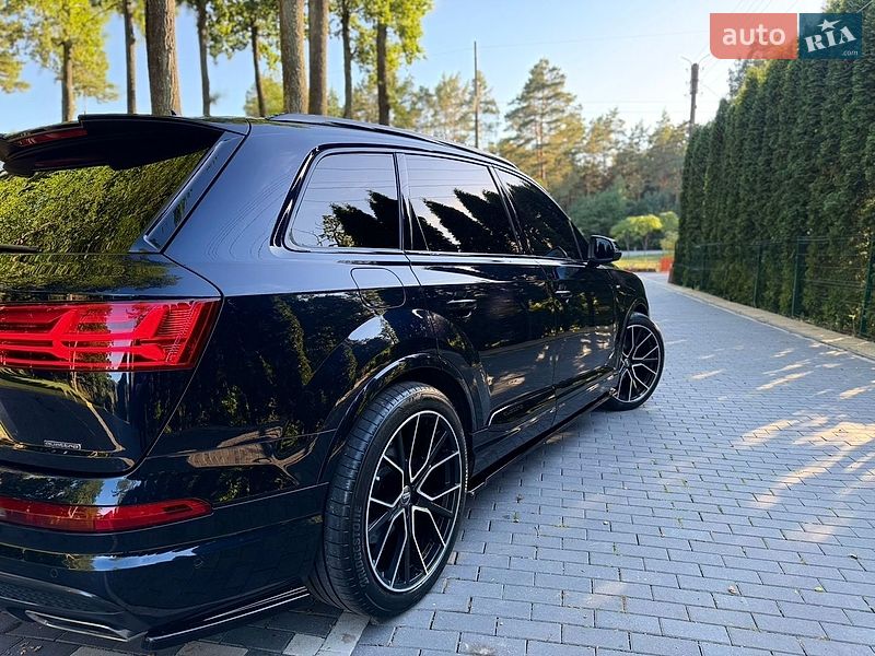Внедорожник / Кроссовер Audi Q7 2016 в Шепетовке