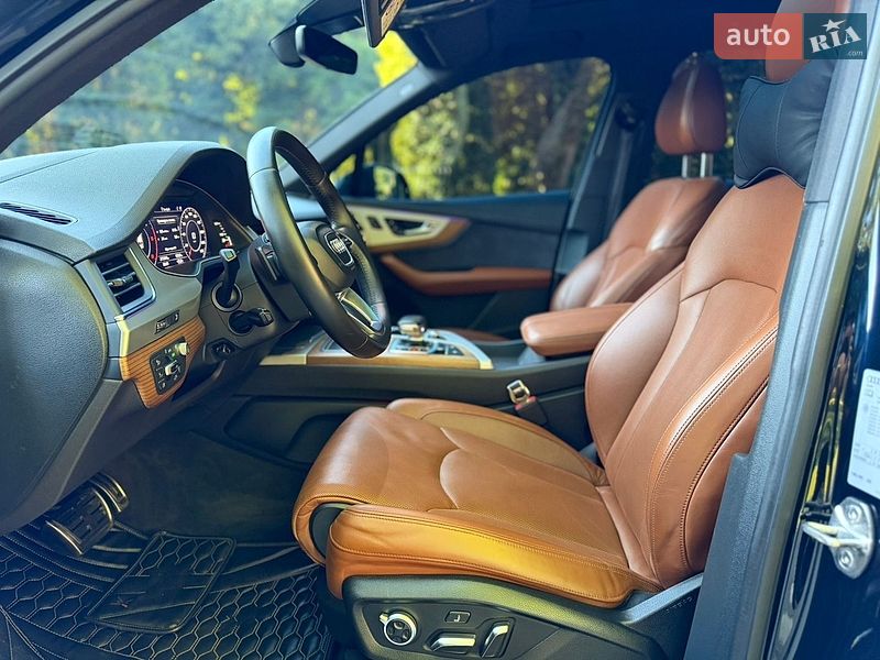Внедорожник / Кроссовер Audi Q7 2016 в Шепетовке