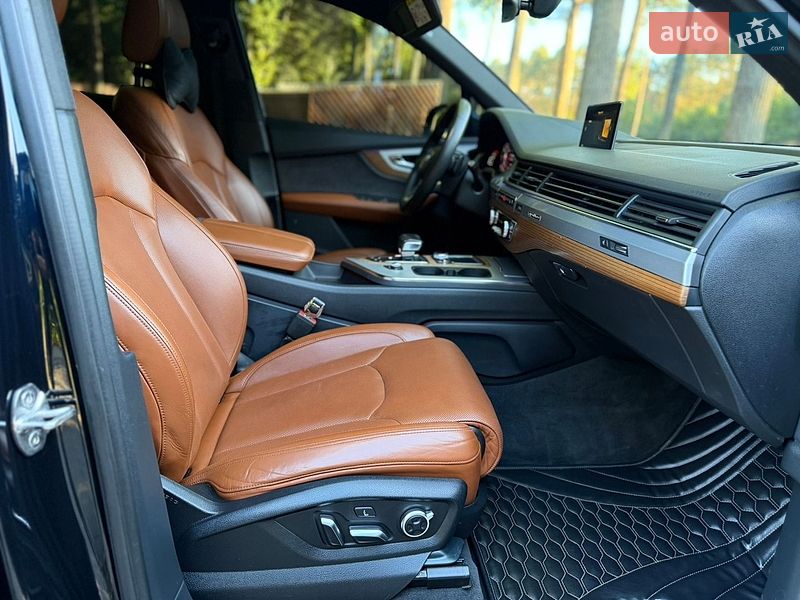 Внедорожник / Кроссовер Audi Q7 2016 в Шепетовке