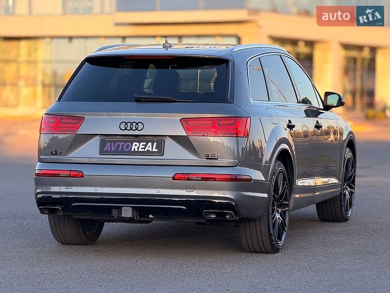 Внедорожник / Кроссовер Audi Q7 2016 в Кривом Роге