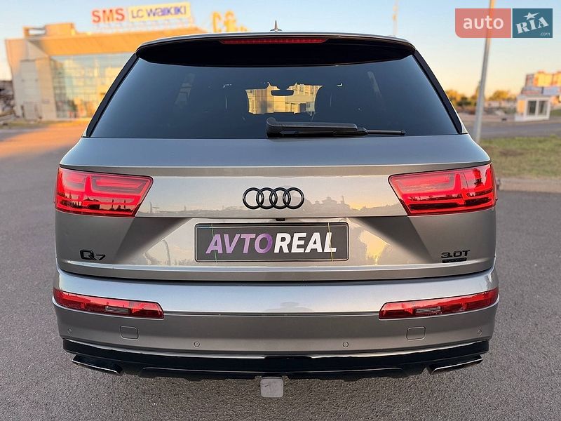 Внедорожник / Кроссовер Audi Q7 2016 в Кривом Роге