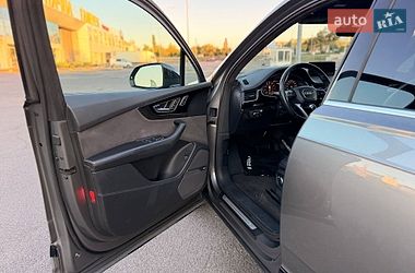 Внедорожник / Кроссовер Audi Q7 2016 в Кривом Роге