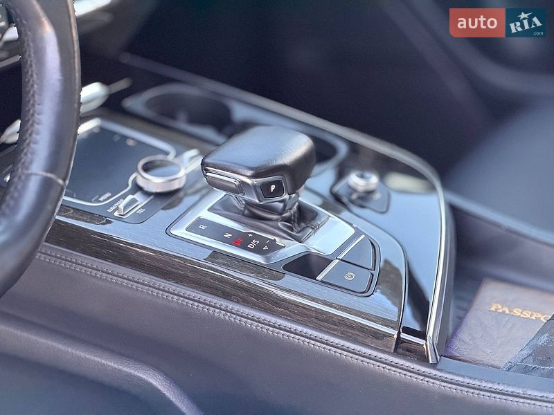 Внедорожник / Кроссовер Audi Q7 2016 в Кривом Роге