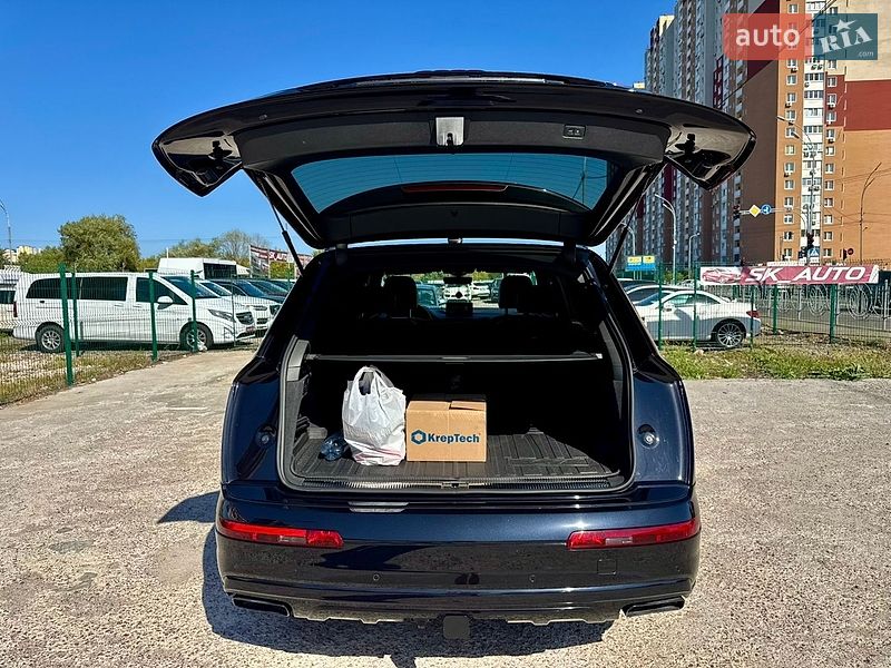 Внедорожник / Кроссовер Audi Q7 2018 в Киеве