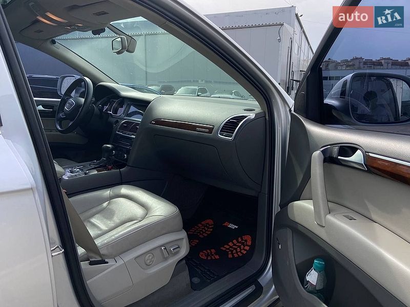 Позашляховик / Кросовер Audi Q7 2012 в Львові