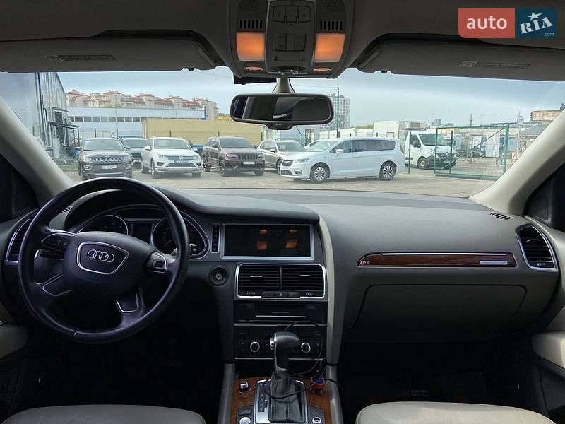 Позашляховик / Кросовер Audi Q7 2012 в Львові