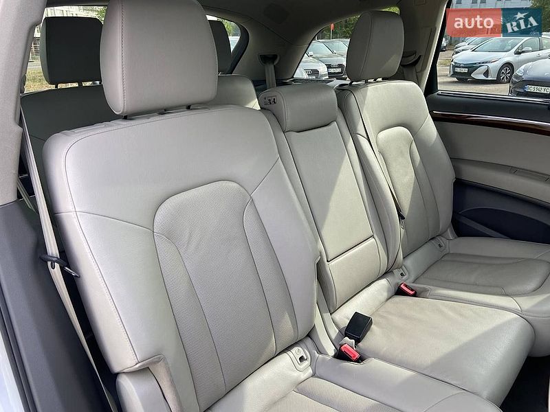 Позашляховик / Кросовер Audi Q7 2012 в Львові