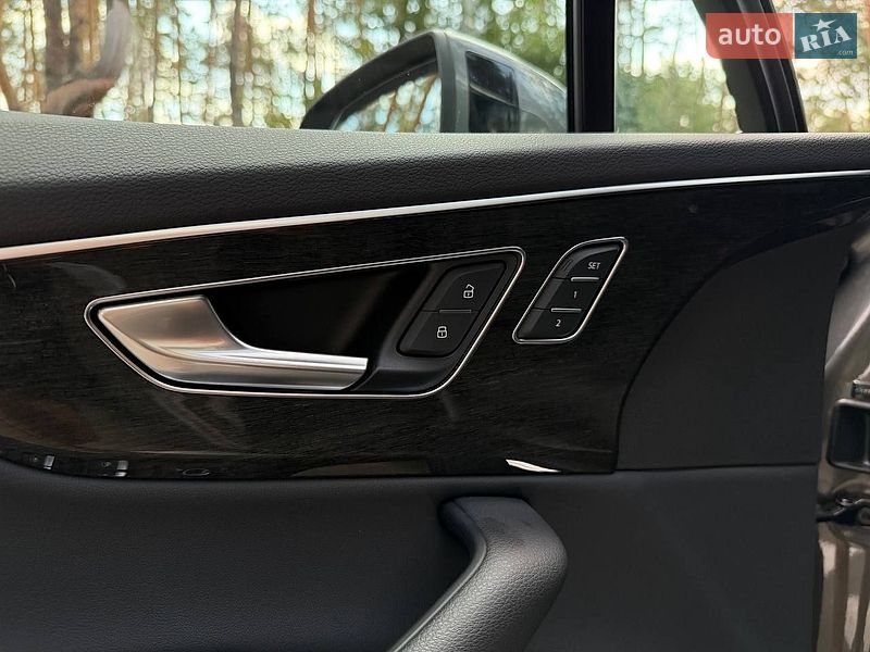 Внедорожник / Кроссовер Audi Q7 2020 в Киеве
