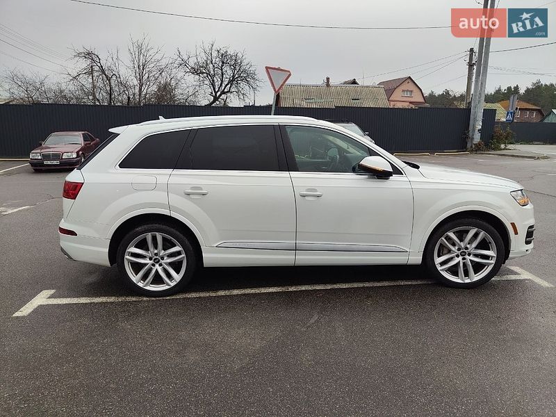 Позашляховик / Кросовер Audi Q7 2016 в Києві