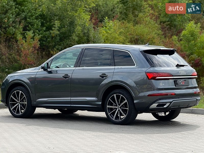 Внедорожник / Кроссовер Audi Q7 2021 в Тернополе