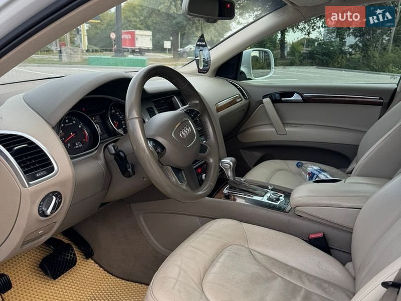 Позашляховик / Кросовер Audi Q7 2013 в Хмельницькому