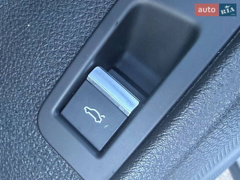 Внедорожник / Кроссовер Audi Q7 2016 в Киеве