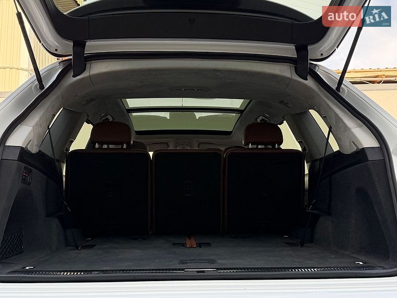 Позашляховик / Кросовер Audi Q7 2017 в Рівному