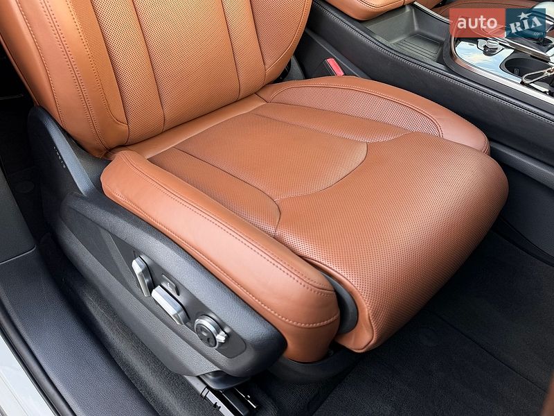 Позашляховик / Кросовер Audi Q7 2017 в Рівному