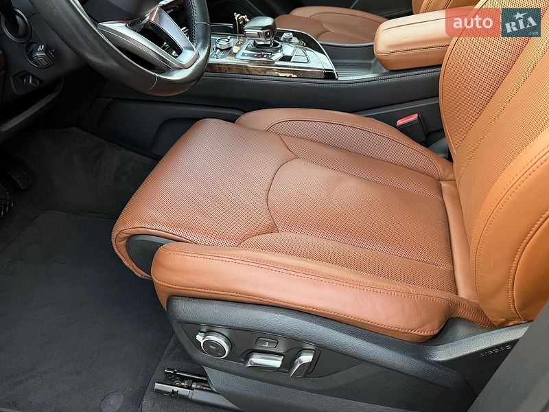 Позашляховик / Кросовер Audi Q7 2017 в Рівному