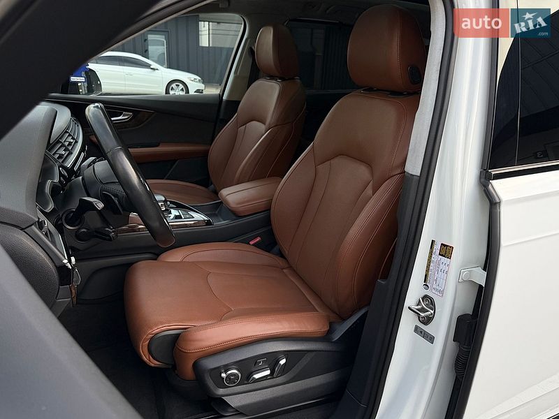 Позашляховик / Кросовер Audi Q7 2017 в Рівному