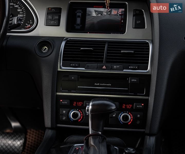 Позашляховик / Кросовер Audi Q7 2015 в Ужгороді