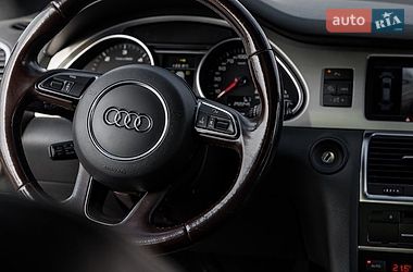 Позашляховик / Кросовер Audi Q7 2015 в Ужгороді