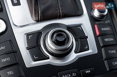Позашляховик / Кросовер Audi Q7 2015 в Ужгороді