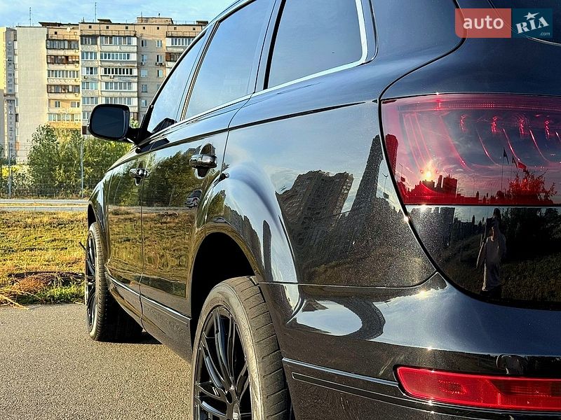 Позашляховик / Кросовер Audi Q7 2014 в Києві