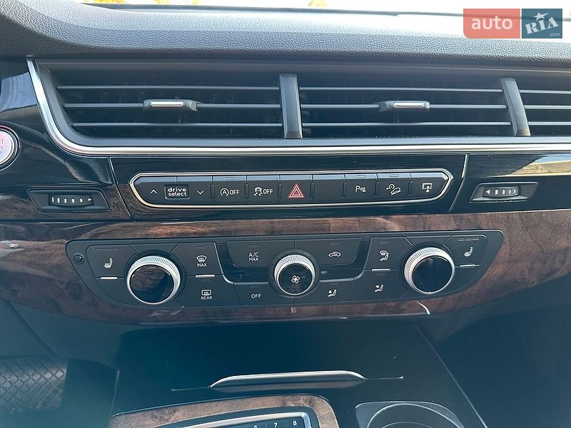 Внедорожник / Кроссовер Audi Q7 2017 в Запорожье