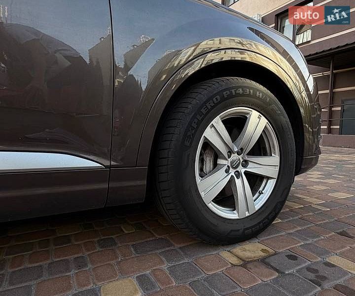 Позашляховик / Кросовер Audi Q7 2017 в Києві