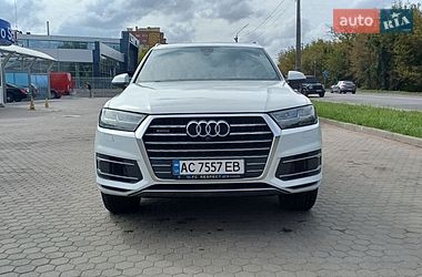 Позашляховик / Кросовер Audi Q7 2016 в Луцьку