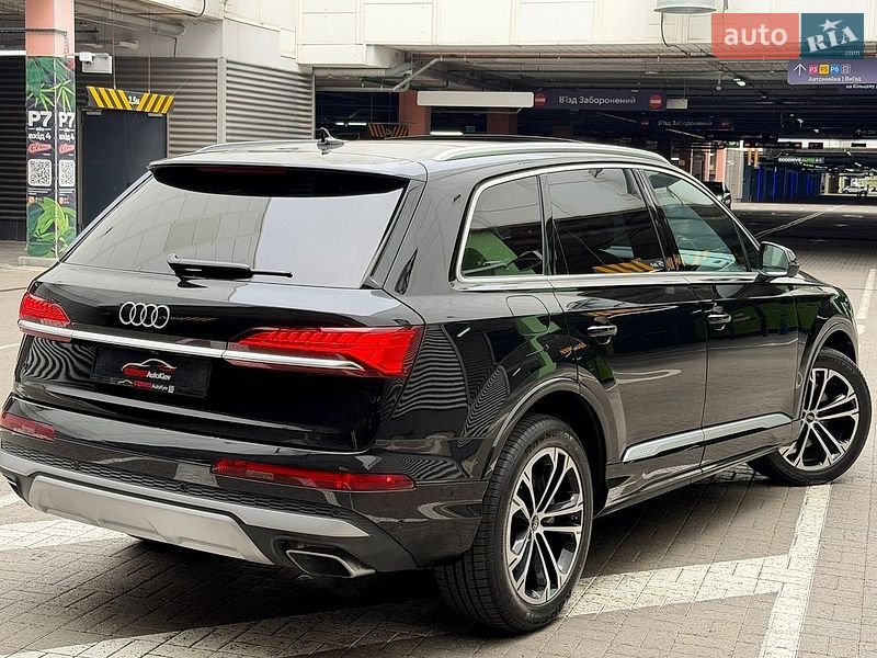 Позашляховик / Кросовер Audi Q7 2025 в Києві