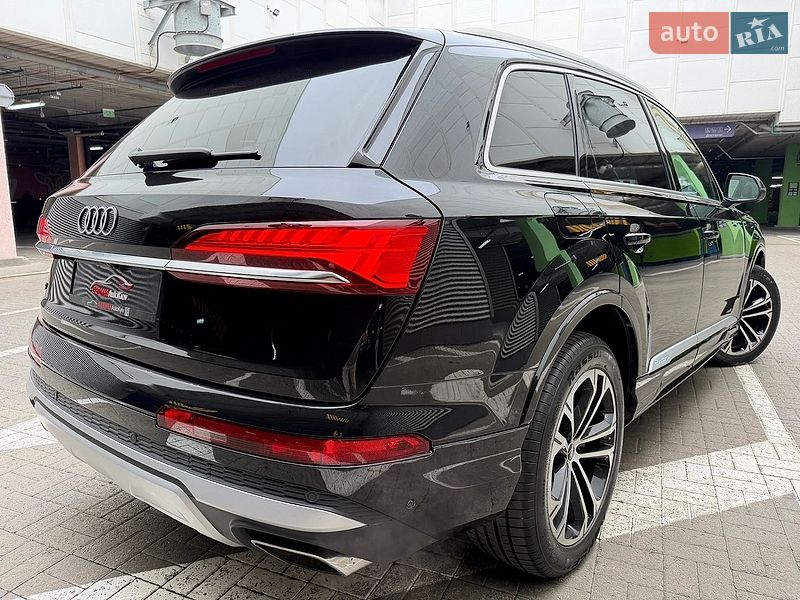 Позашляховик / Кросовер Audi Q7 2025 в Києві