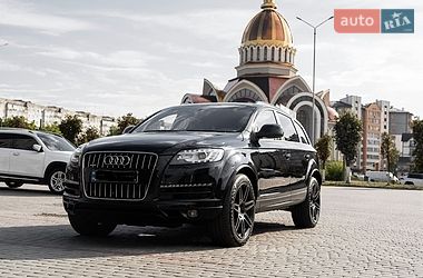 Позашляховик / Кросовер Audi Q7 2015 в Ужгороді
