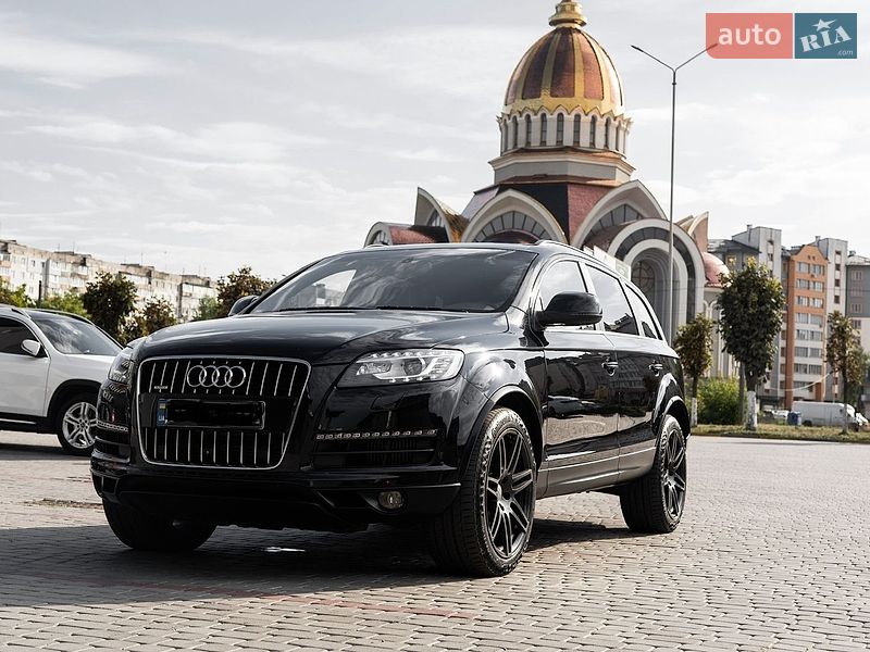 Позашляховик / Кросовер Audi Q7 2015 в Ужгороді