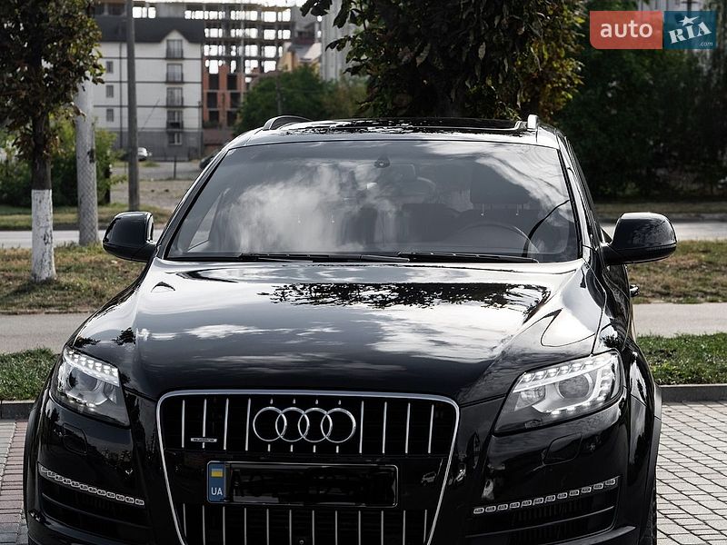 Позашляховик / Кросовер Audi Q7 2015 в Ужгороді