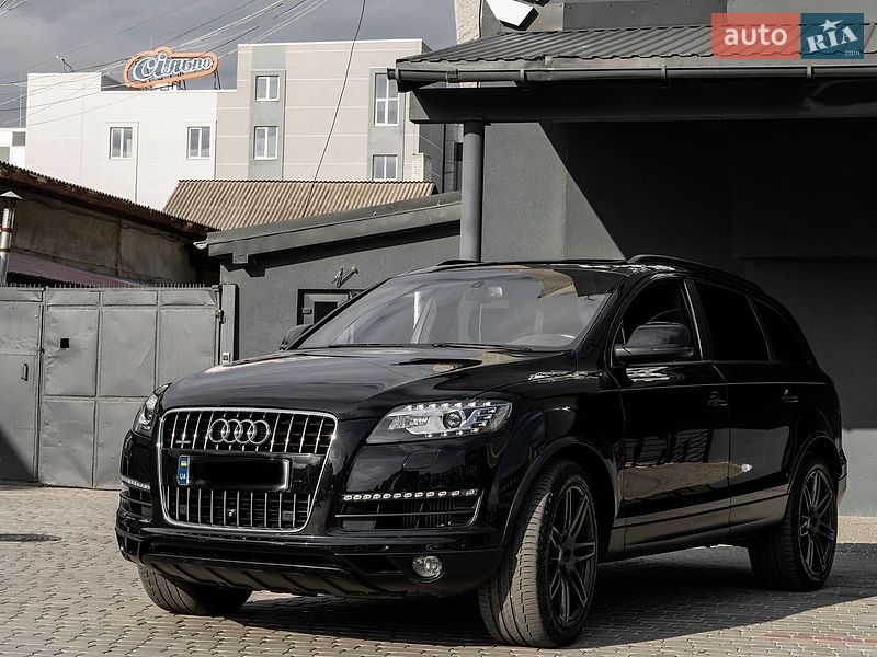Позашляховик / Кросовер Audi Q7 2015 в Ужгороді